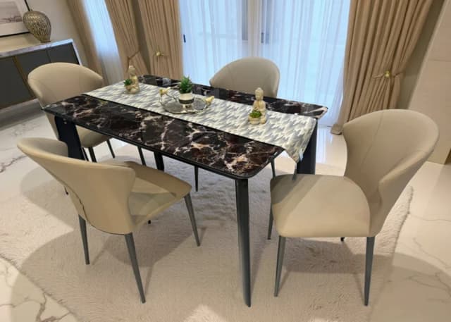 4 SEATER DINING SET (1131/Y18)
